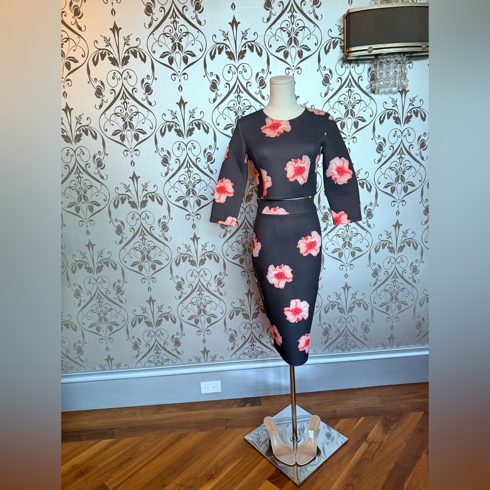 Y2K Moment — Re:Named Black Floral Crop Top + Pencil Skirt Set Size S